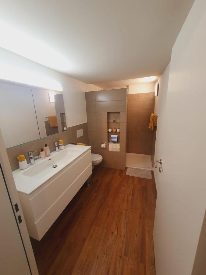 Appartement Neue An Stadtrand Mit Parkplatz